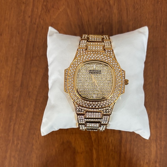 Invicta Montres Ptestige Other - Invicta Montres Prestige Watch